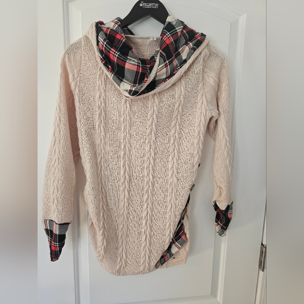 Women cream sweater, medium